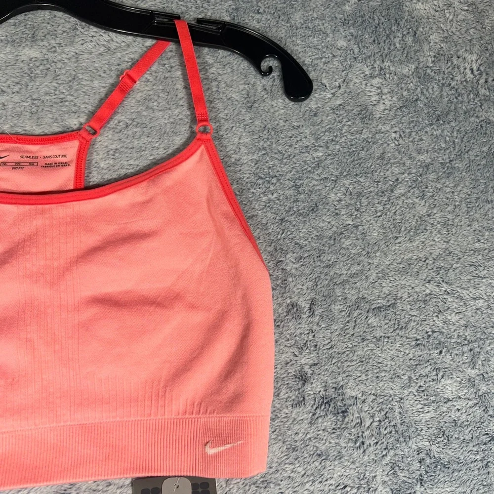 Nike Dri-FIT NWT Seamless Sports Bra Coral Pink Adjustable Straps Womens Sz M/L
